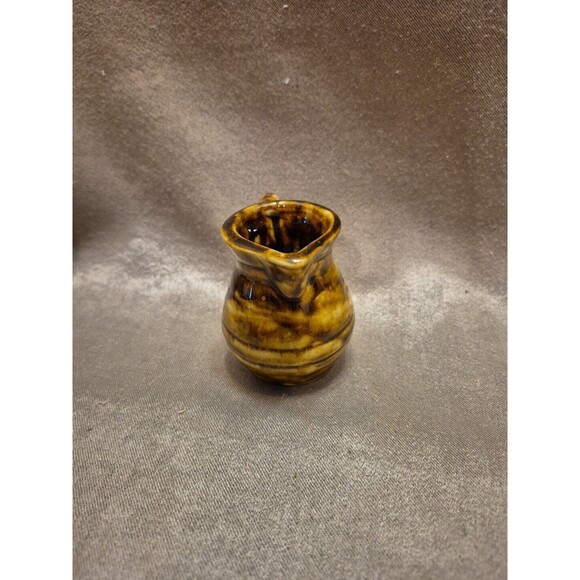 Vintage Handmade Small Pottery Creamer Brown/Tan Swirl Glazed And Signed - Picture 2 of 10